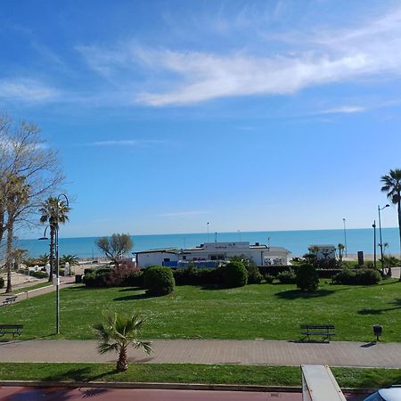 海滨长廊酒店 Porto SantʼElpidio 外观 照片