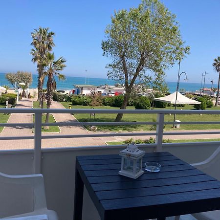 海滨长廊酒店 Porto SantʼElpidio 外观 照片