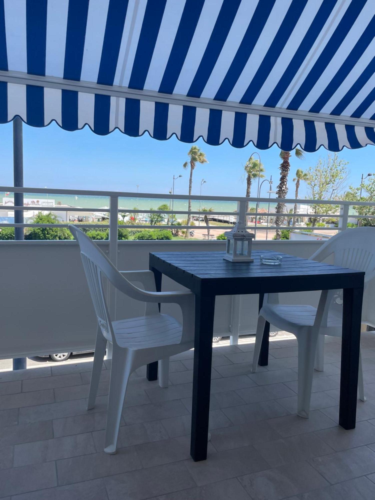 海滨长廊酒店 Porto SantʼElpidio 外观 照片