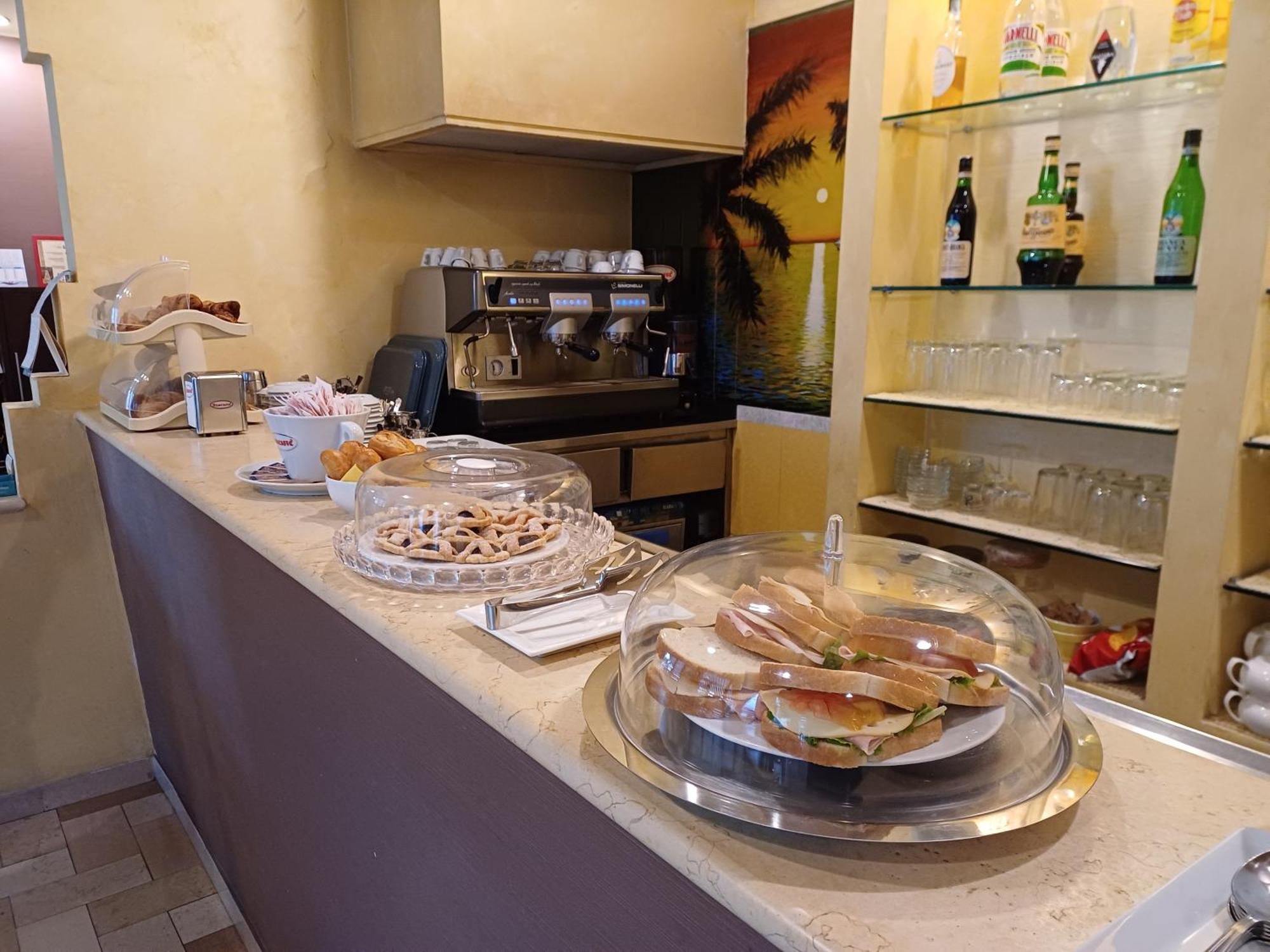 海滨长廊酒店 Porto SantʼElpidio 外观 照片